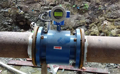 高精度液體流量計(jì)現(xiàn)場安裝使用圖